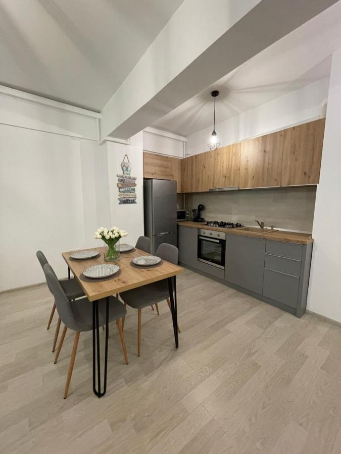 Mamaia Moonlight Apartment מראה חיצוני תמונה